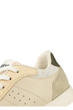 Bjork Shoe