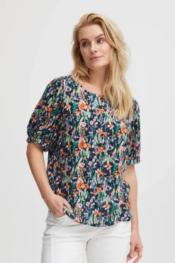 Blouse with short sleeve