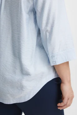 Blouse with short sleeve