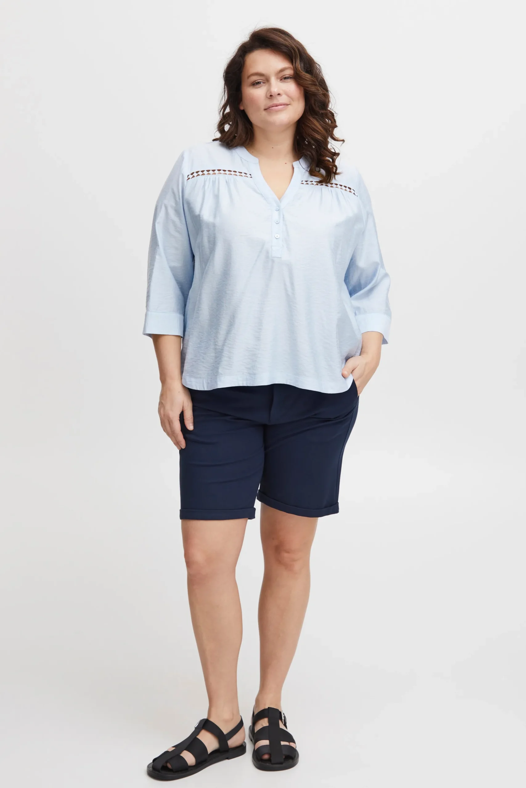 Blouse with short sleeve