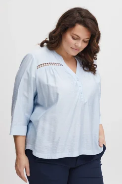 Blouse with short sleeve