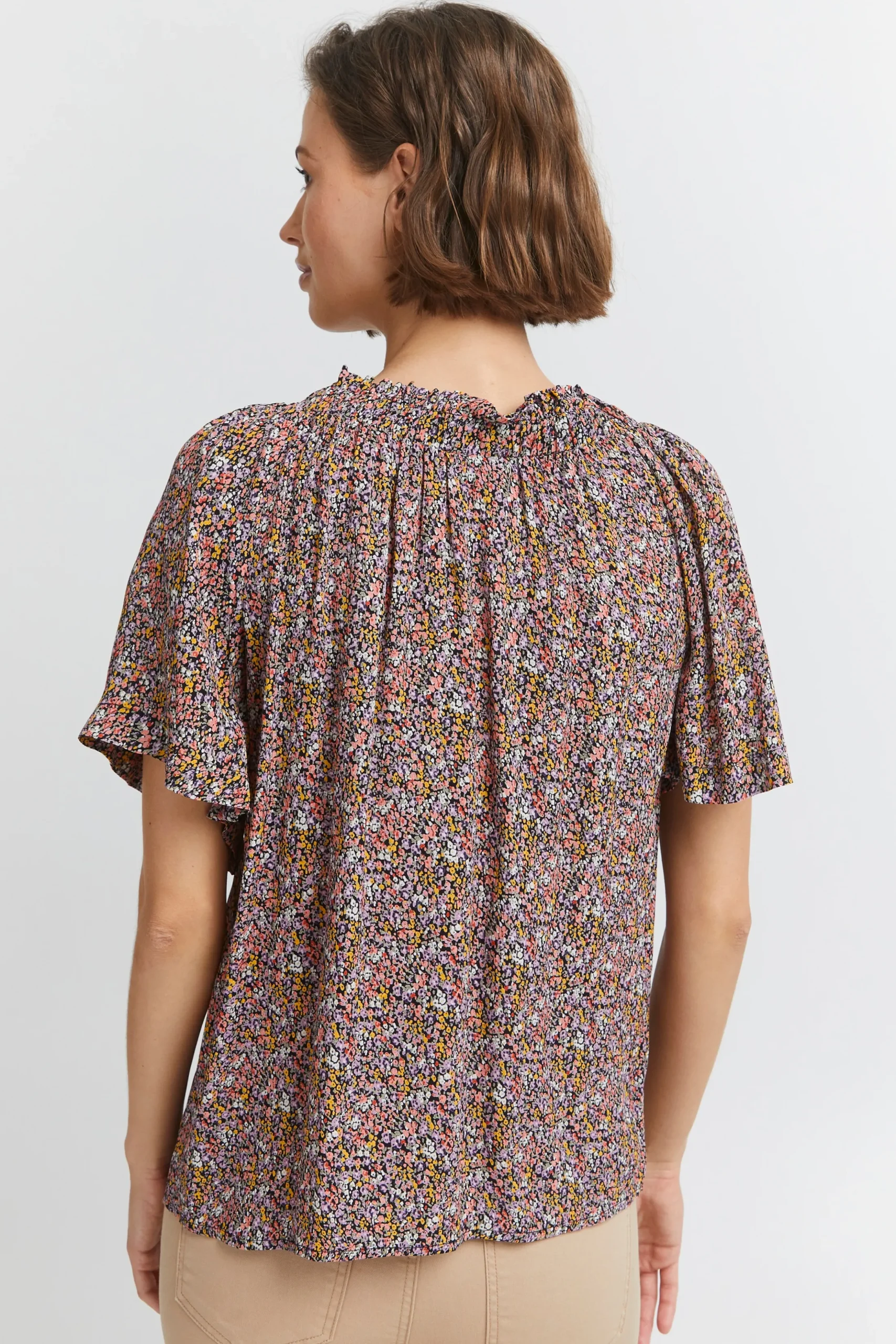 Blouse with short sleeve