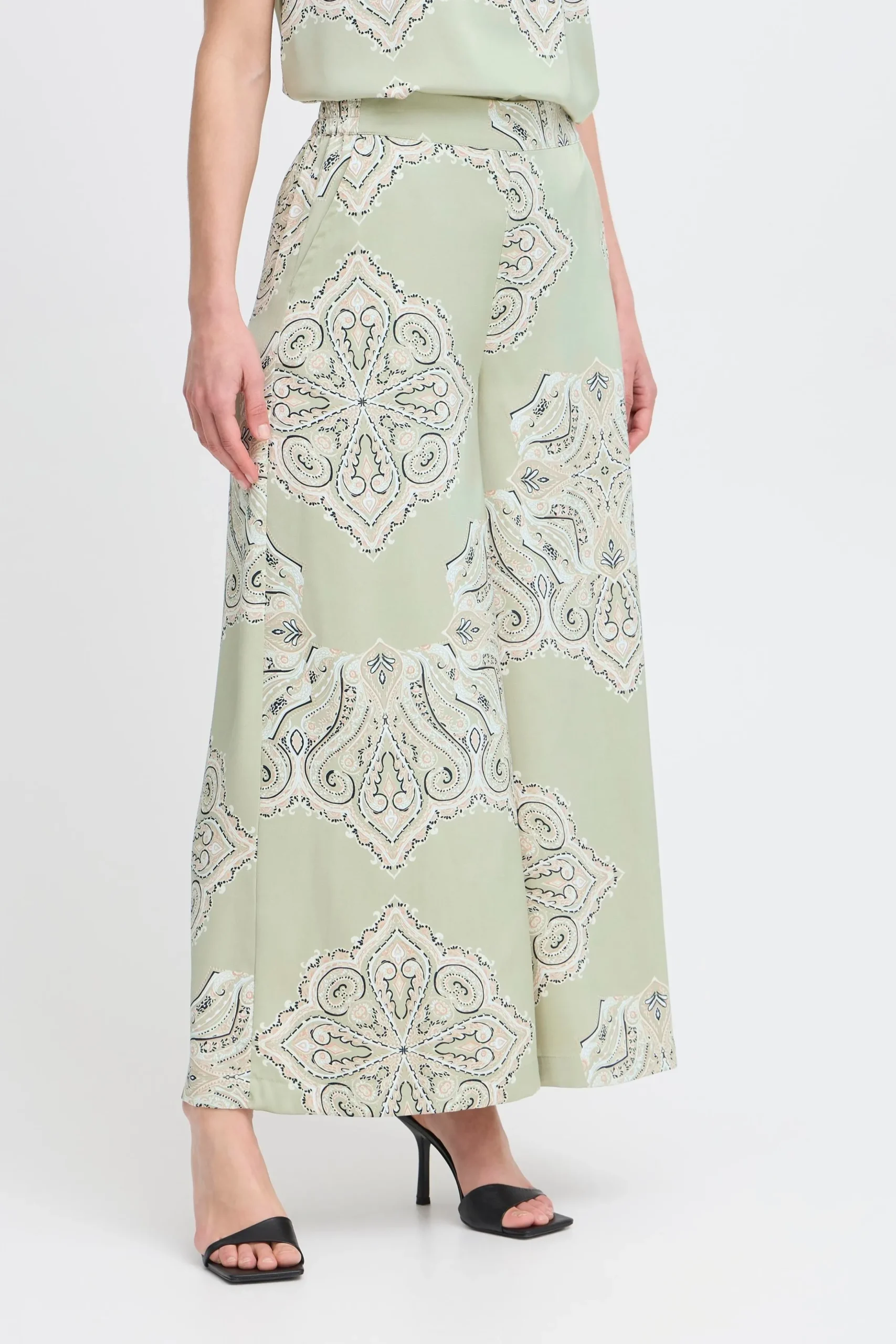 BYJANNIKE Trousers