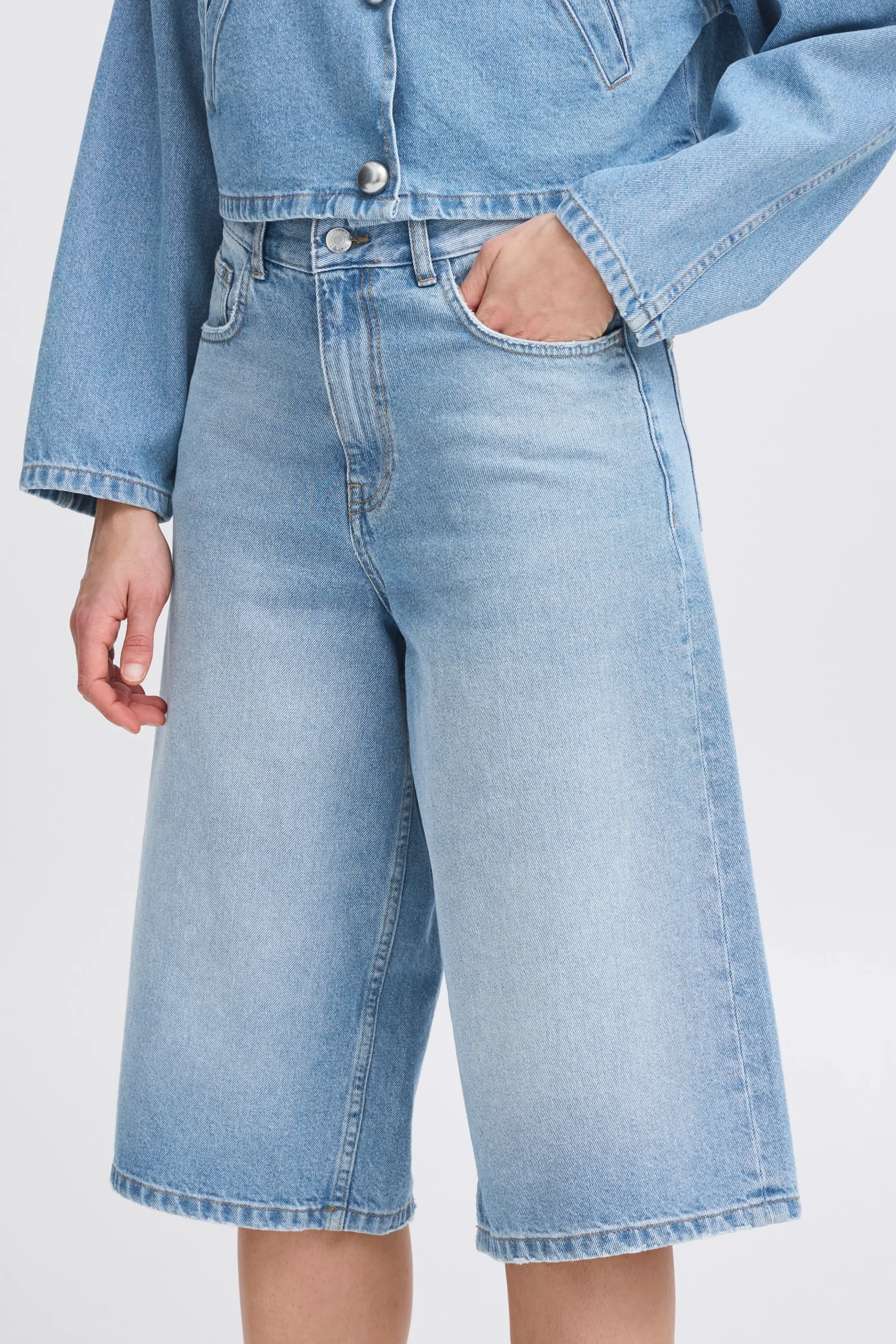 BYLUNANA Shorts