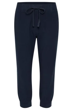Capri pants