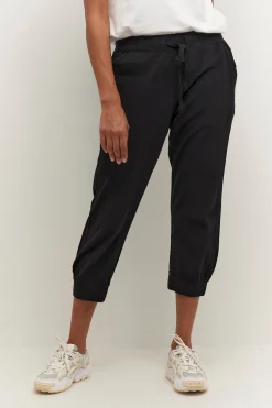 Capri pants