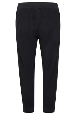 Capri pants