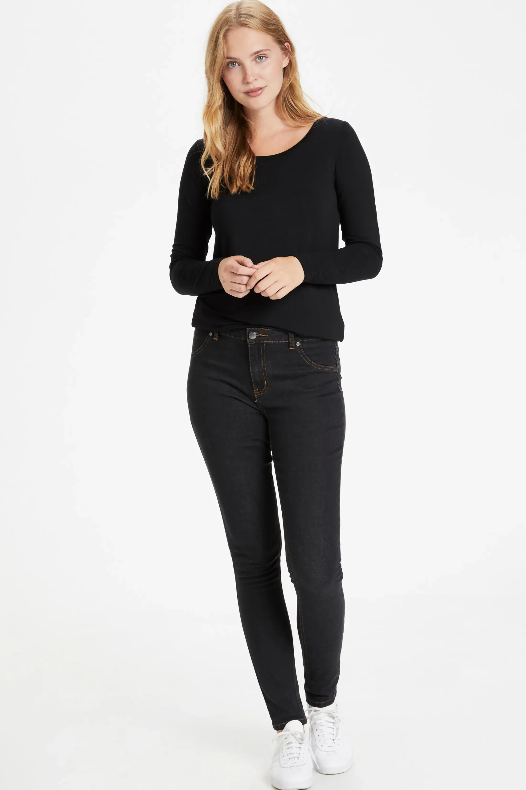 CUasta Jeans