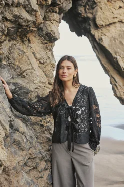 CUbow Blouse