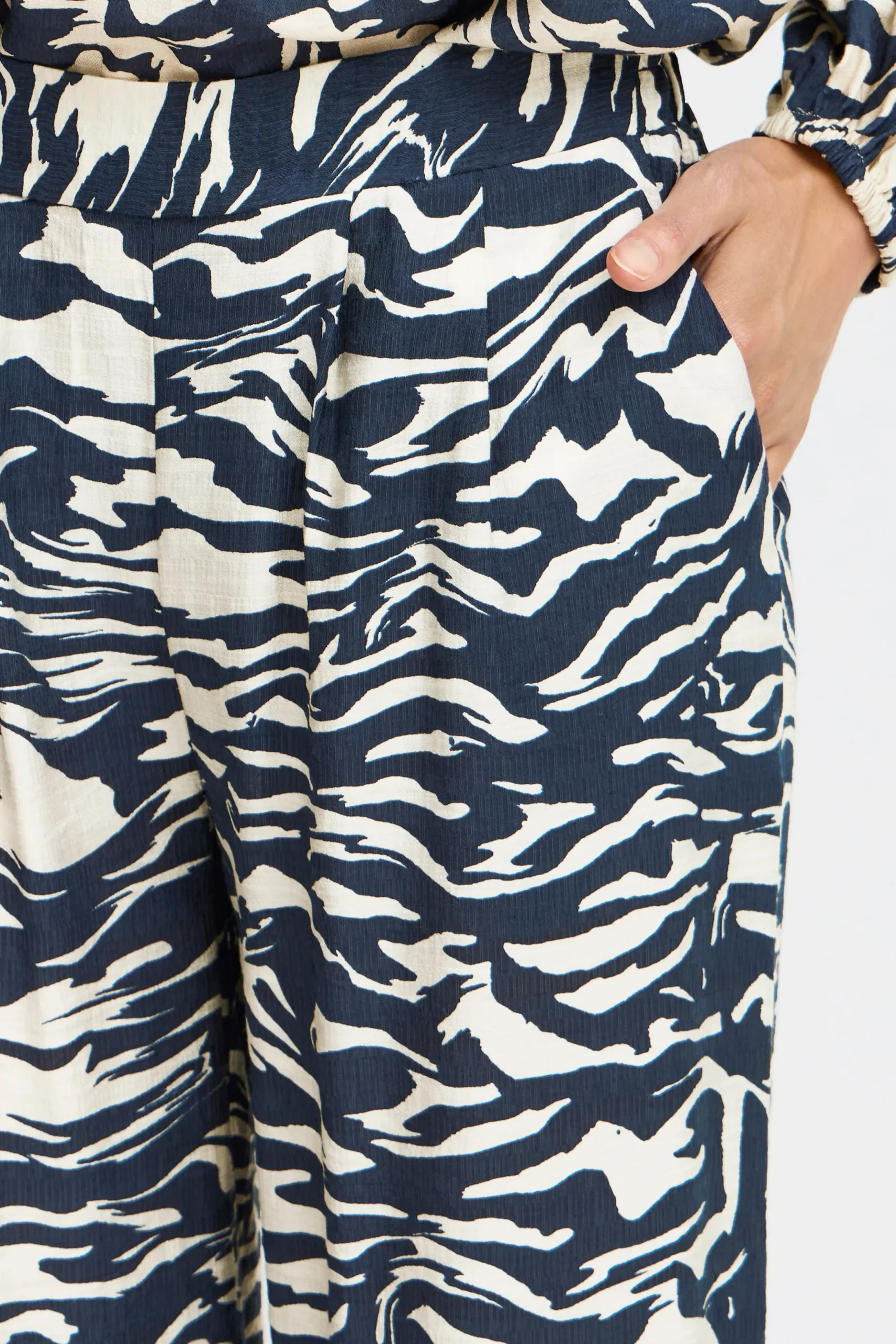 FRARIANA Trousers