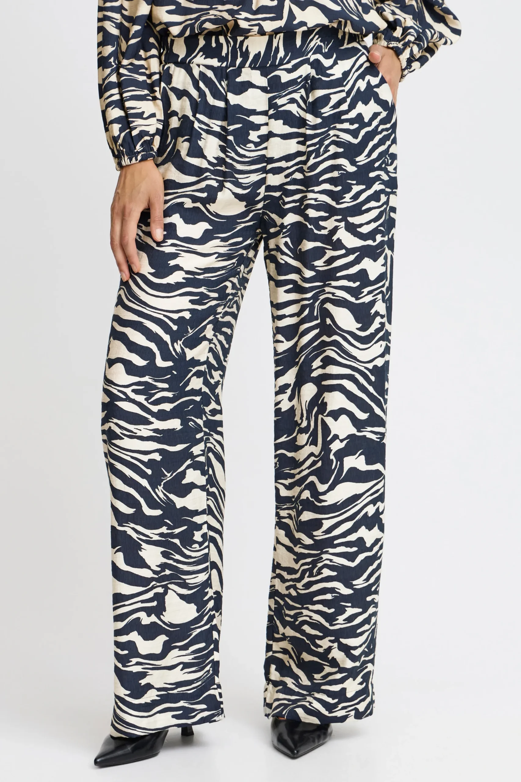 FRARIANA Trousers