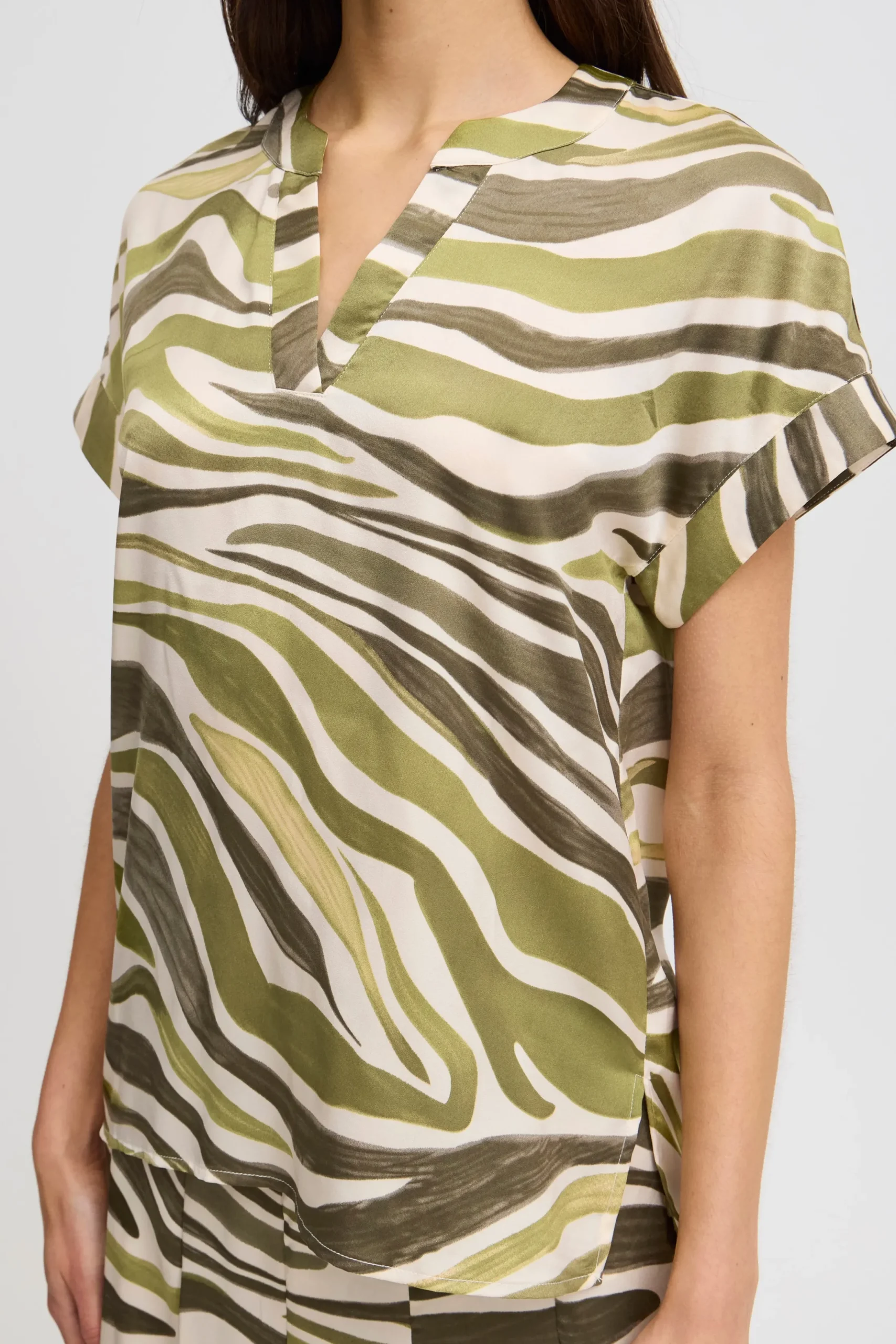 FRZENA Blouse