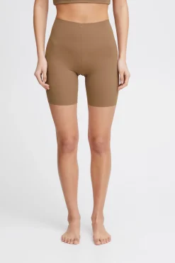 IASIV Shorts