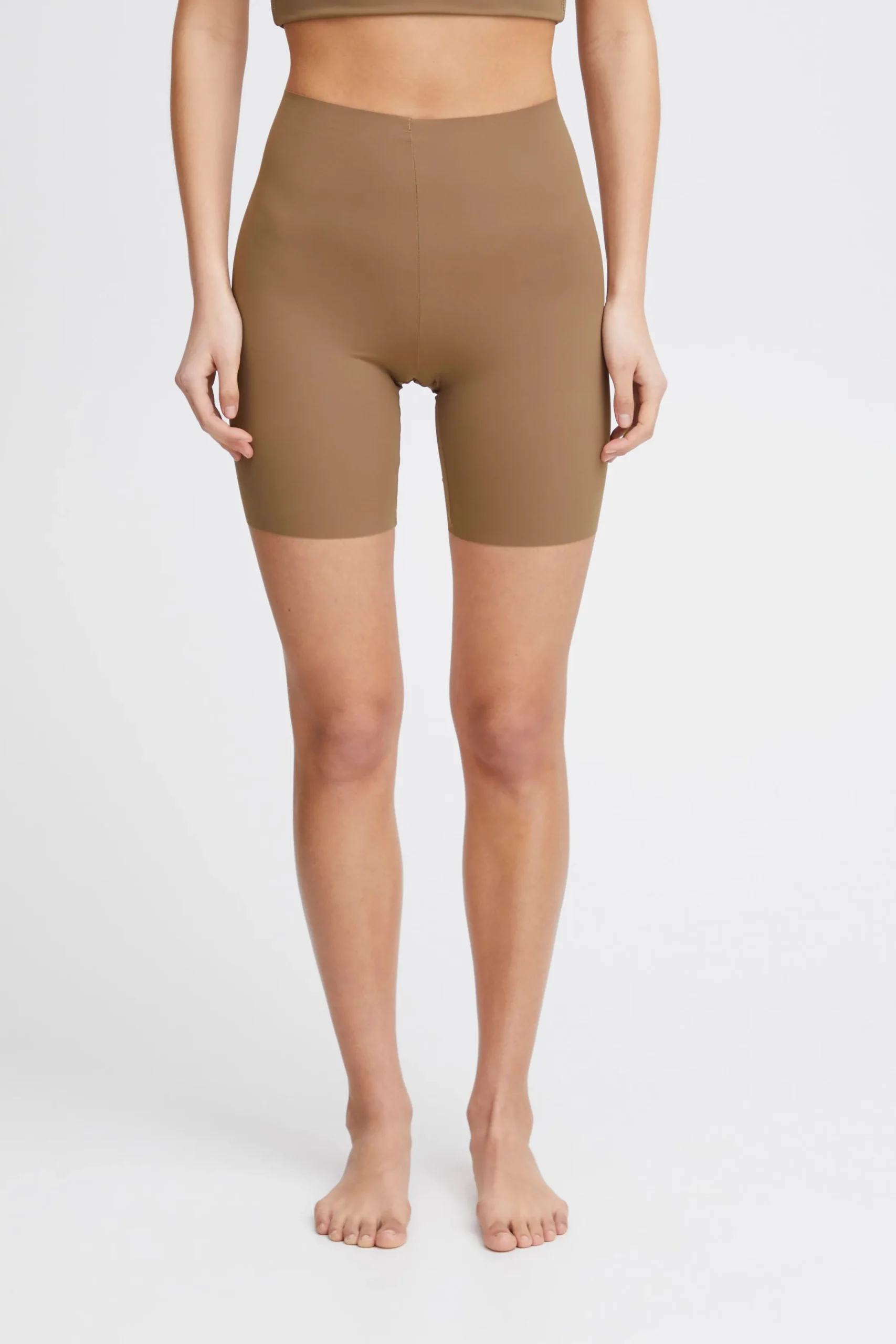 IASIV Shorts
