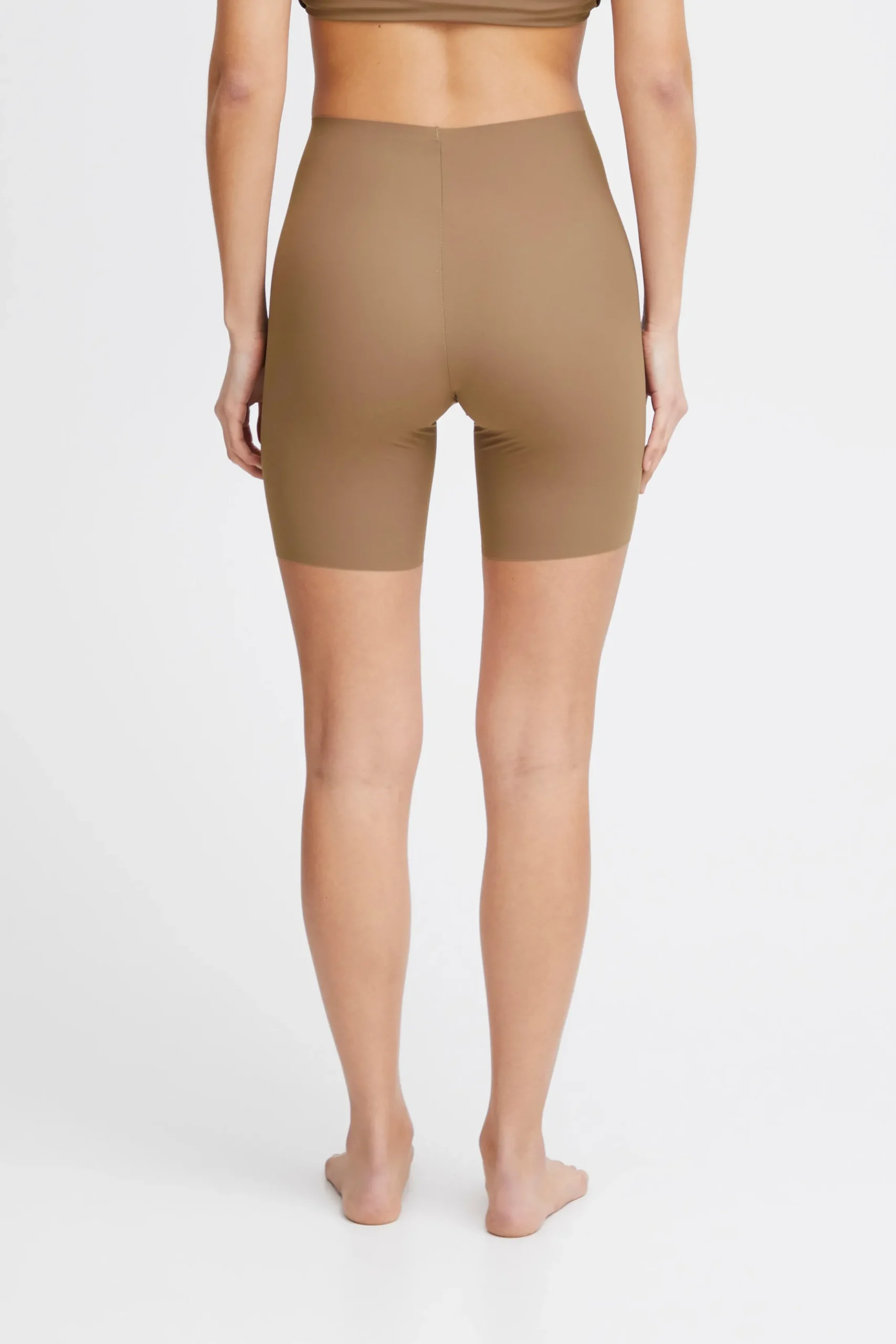 IASIV Shorts
