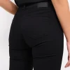 32 Jeans