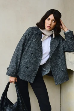 KAfabiola Outerwear