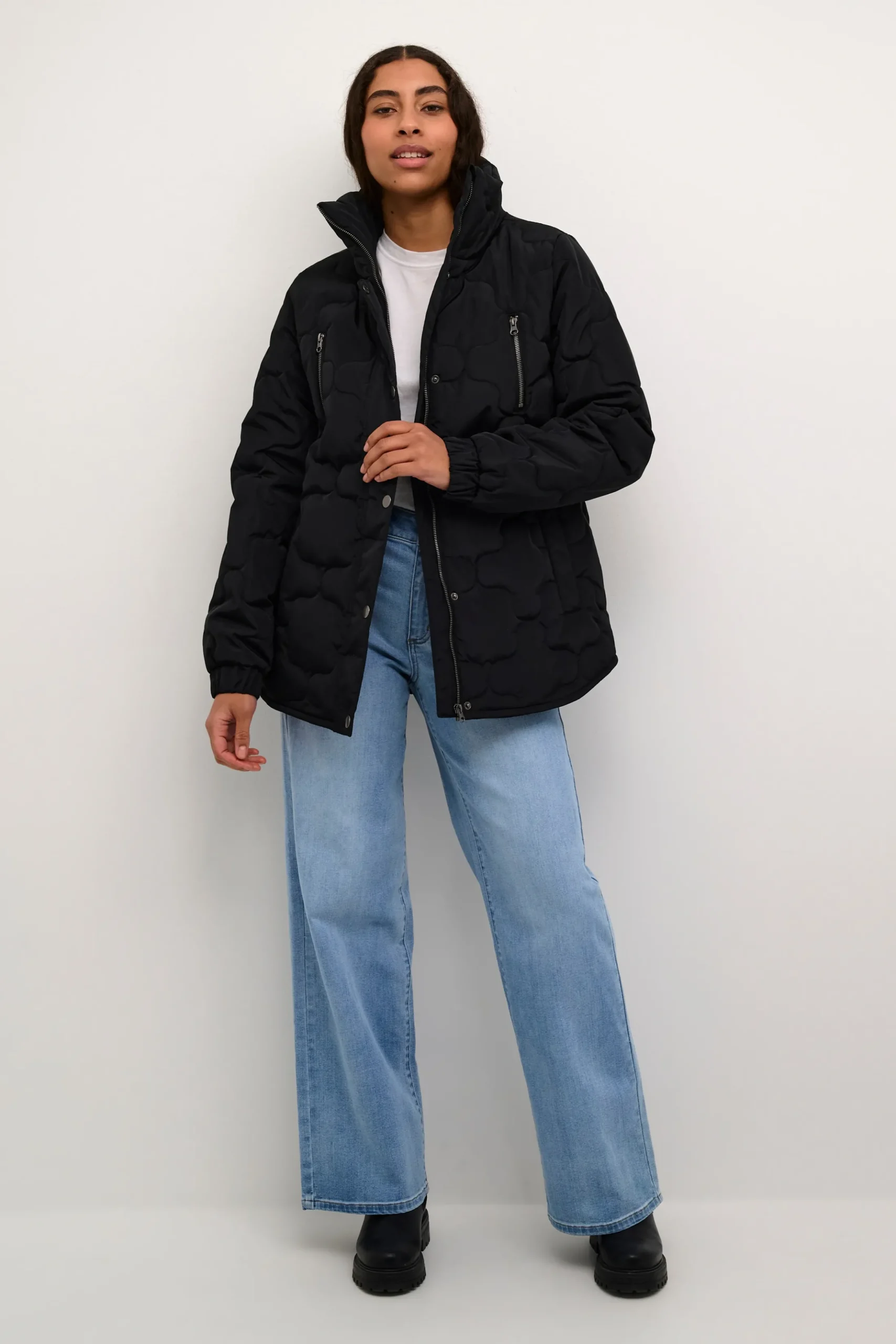 KAlindsay Outerwear