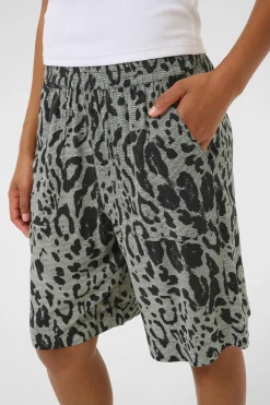KAmilia Shorts