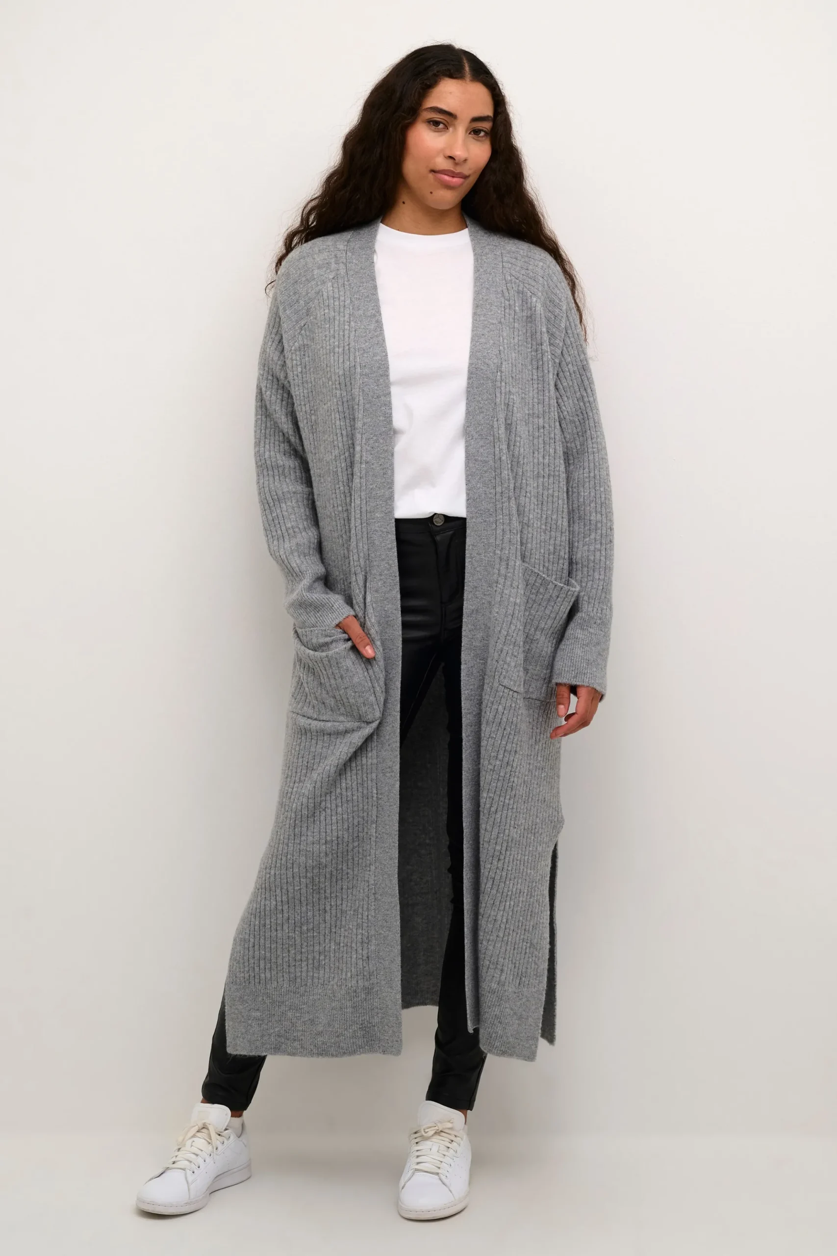 KArinya Cardigan