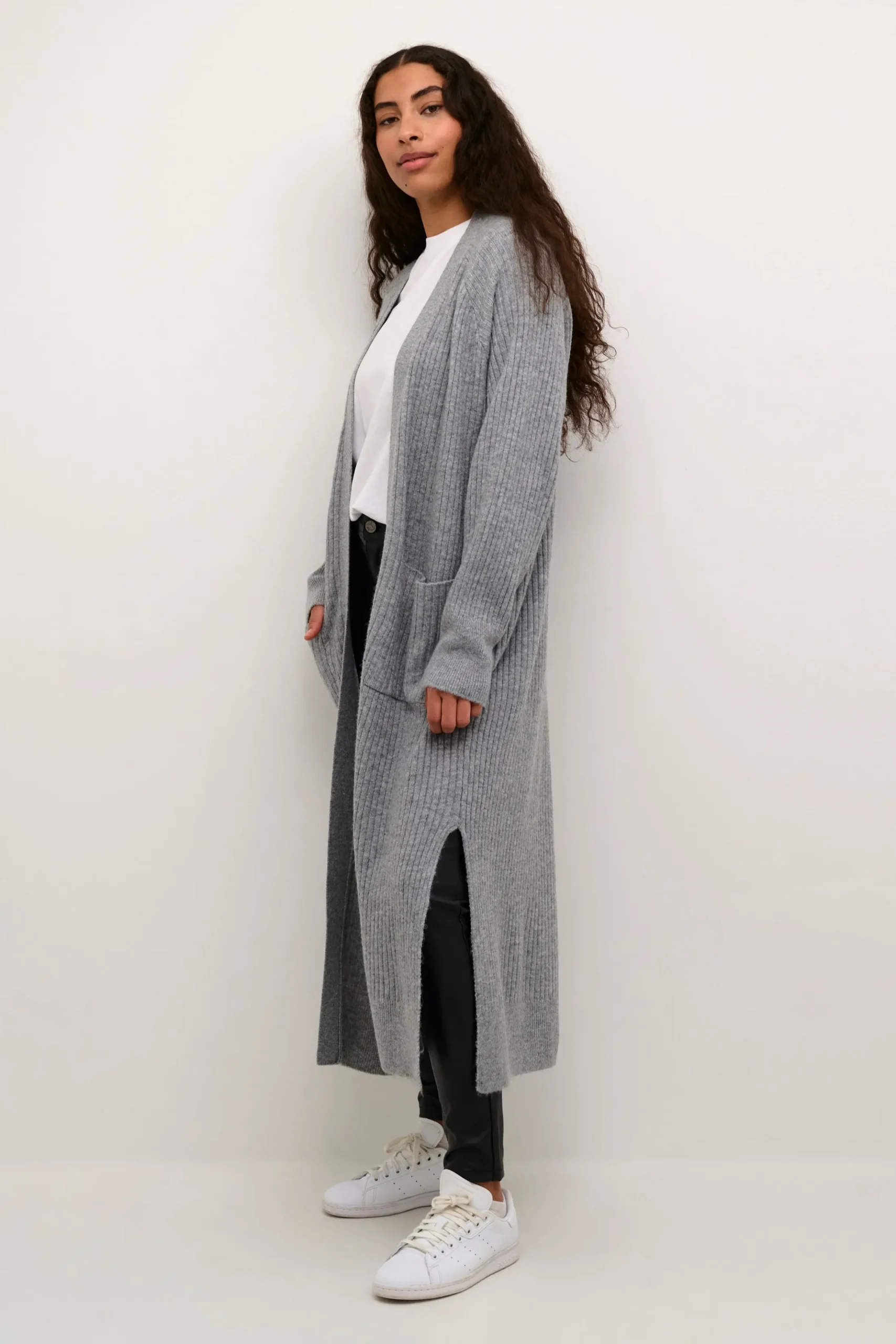 KArinya Cardigan