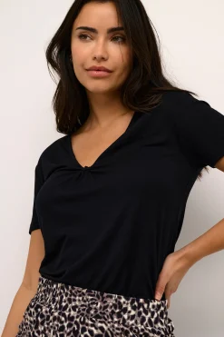 KAvinni T-shirt
