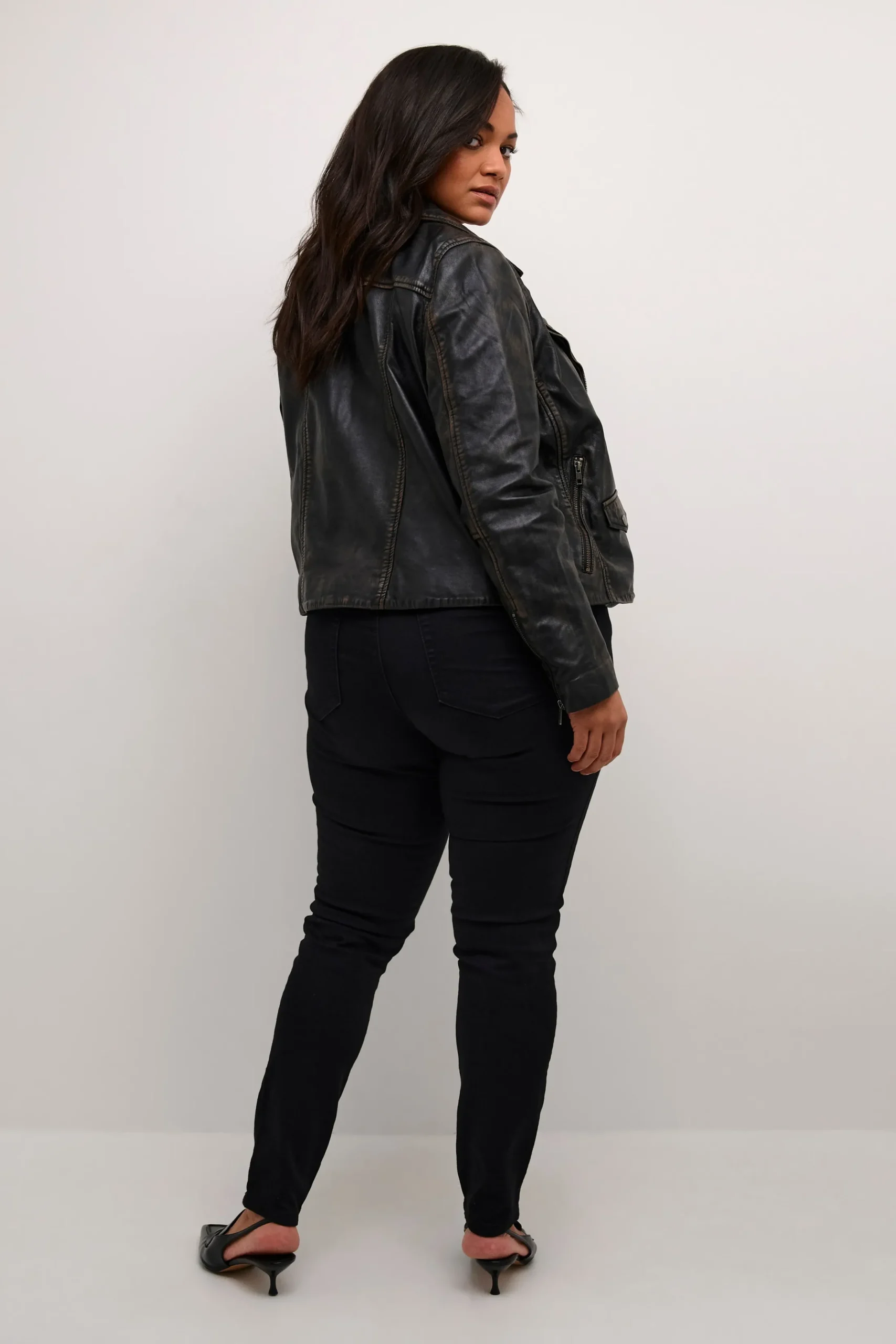 KCjanet Outerwear