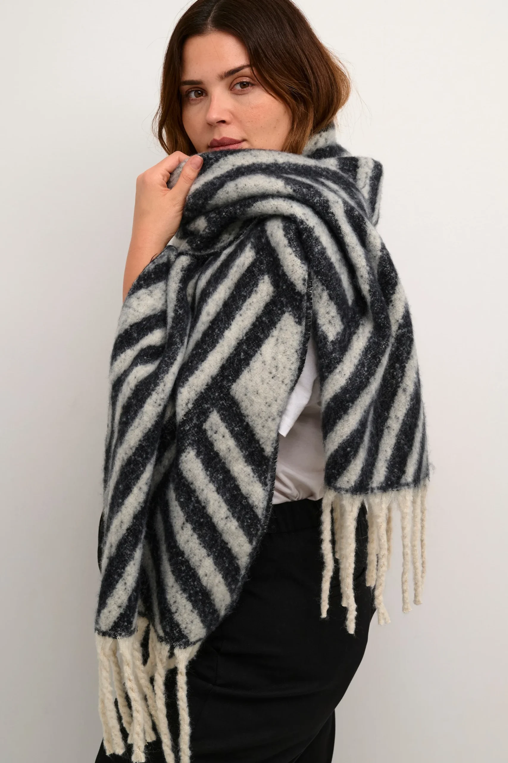 KCjolana Scarf
