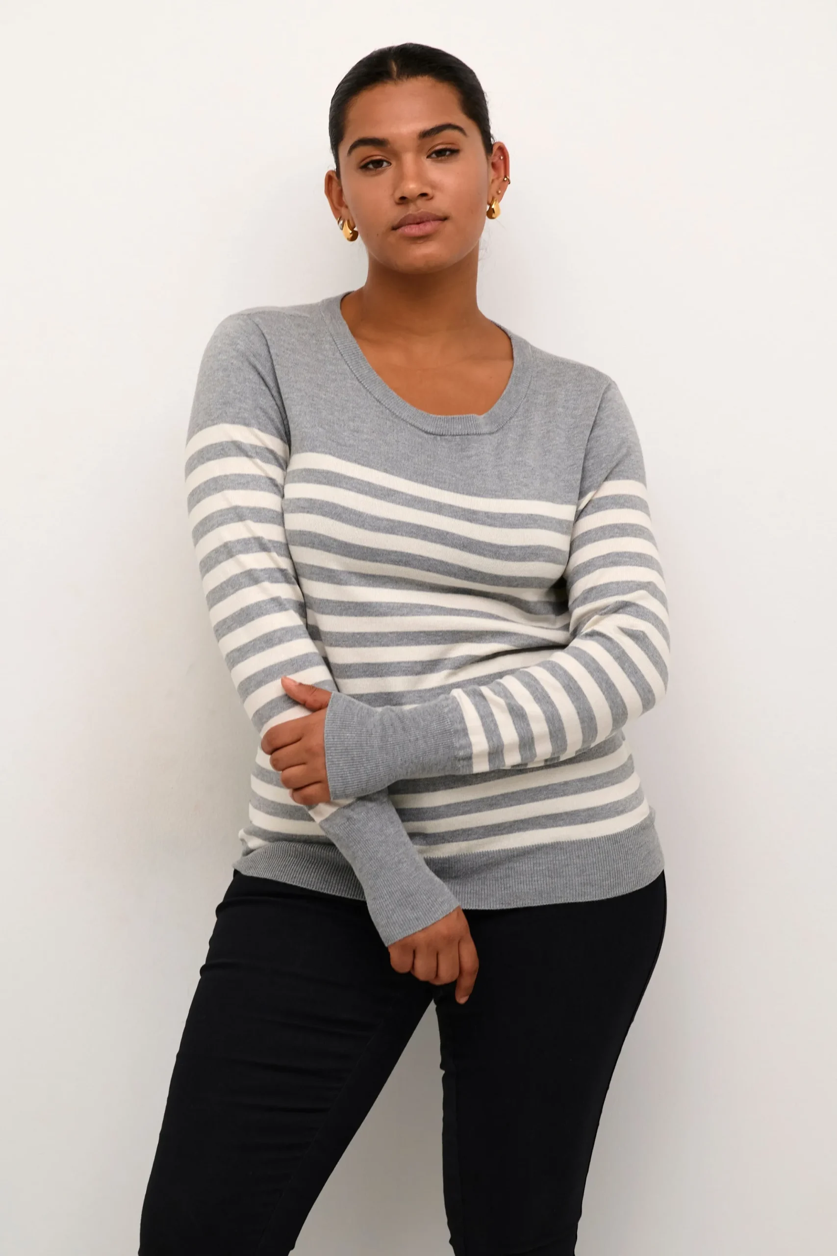 KClizzy Pullover
