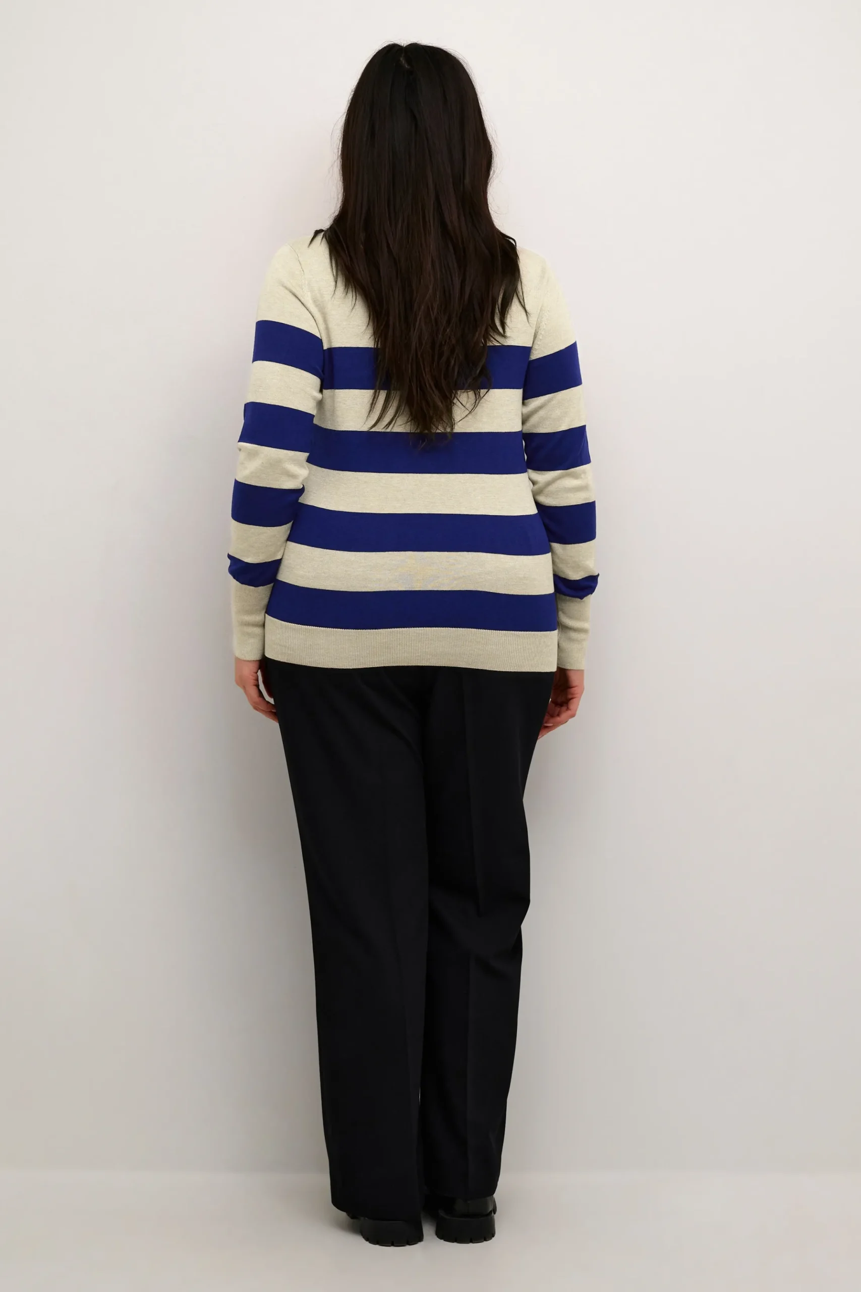 KClizzy Pullover