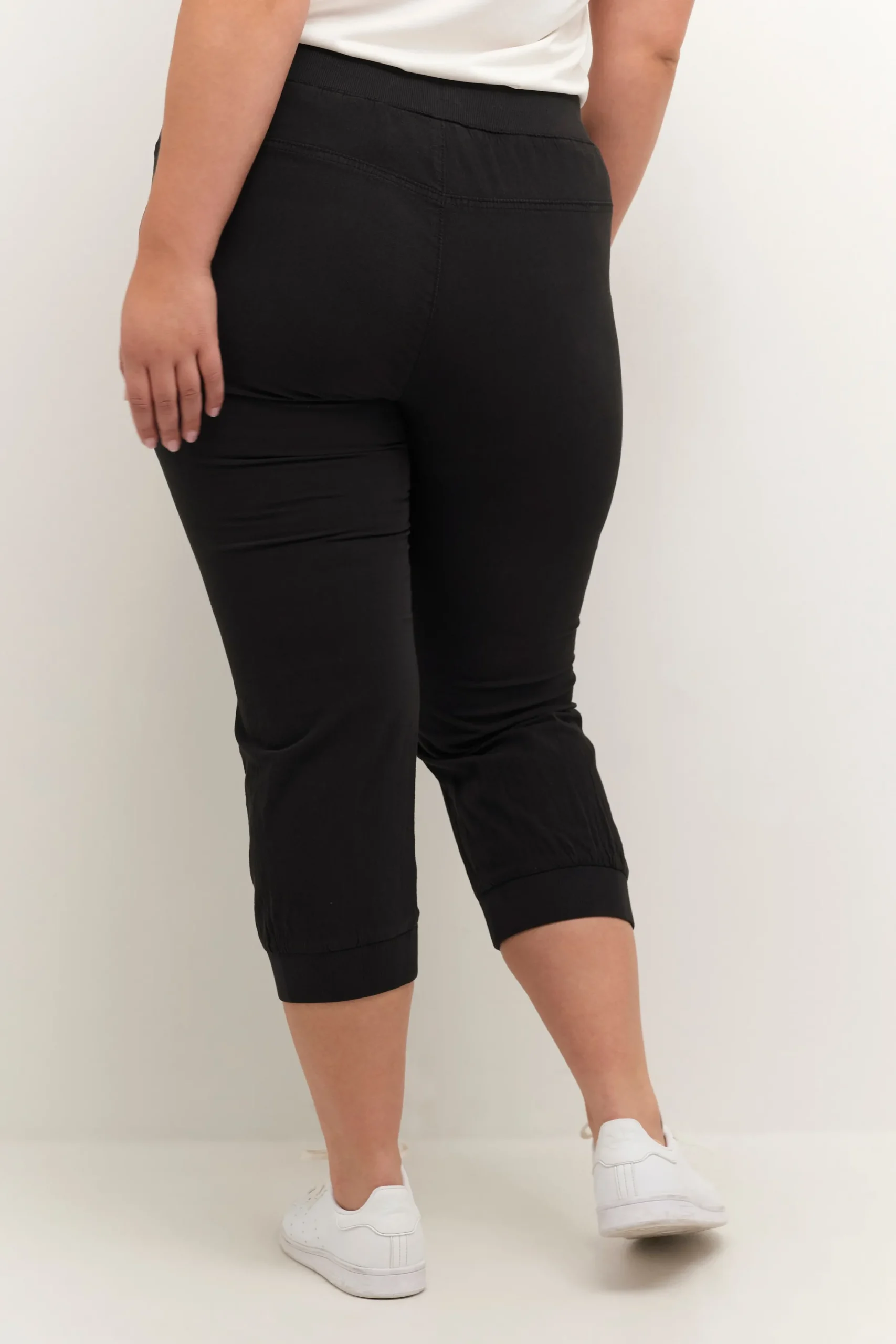 KCnana Capri pants