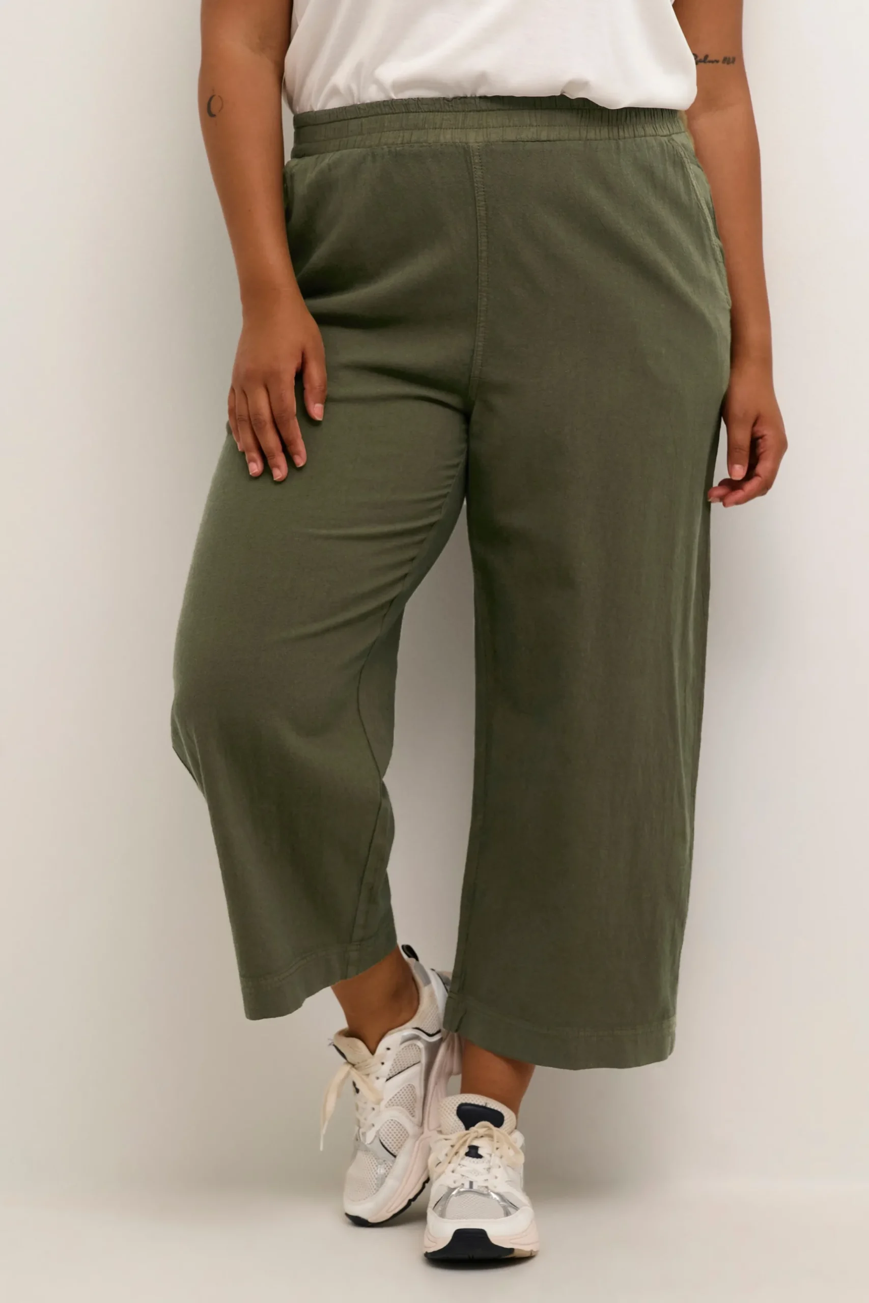 KCnana Trousers