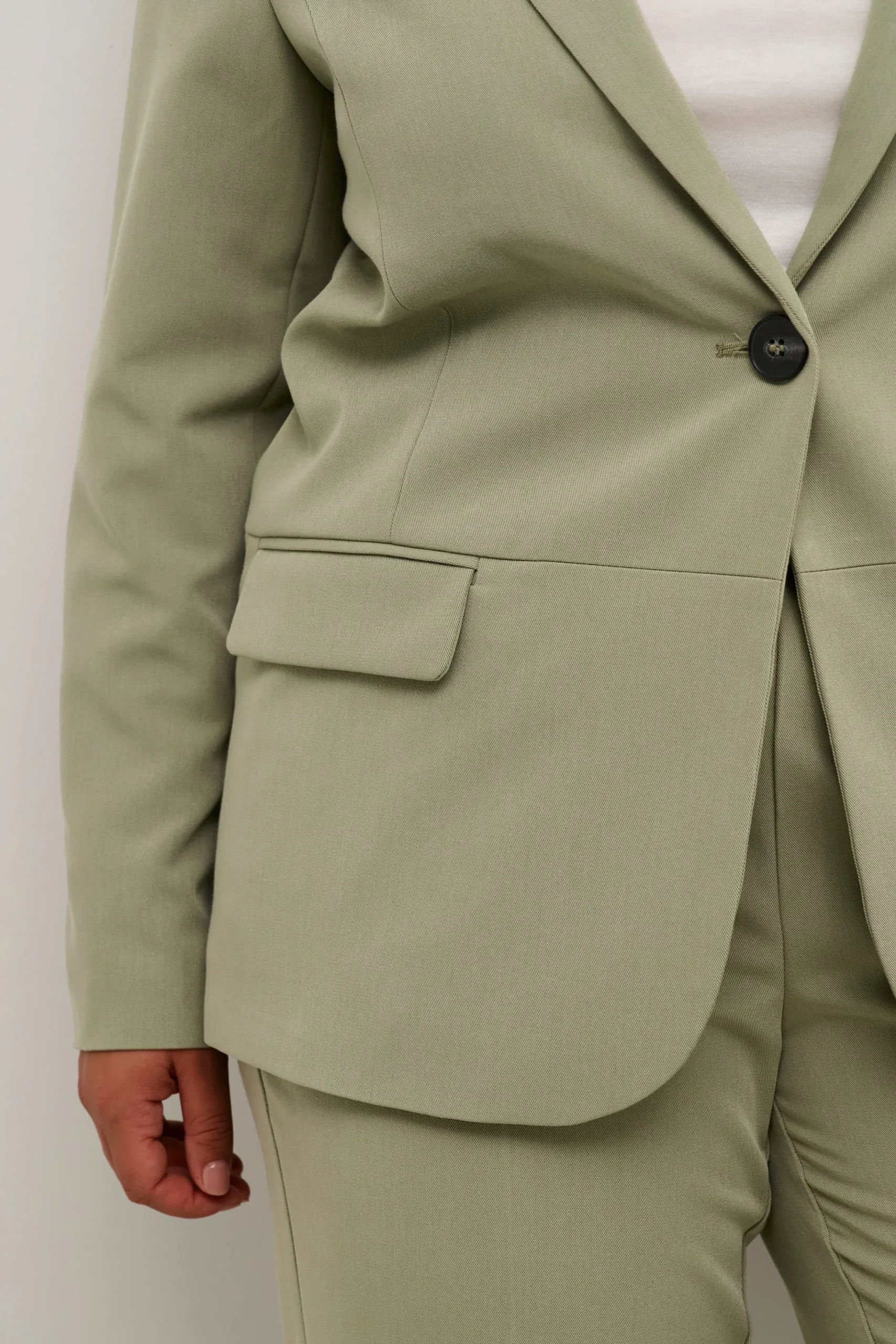 KCsakira Blazer