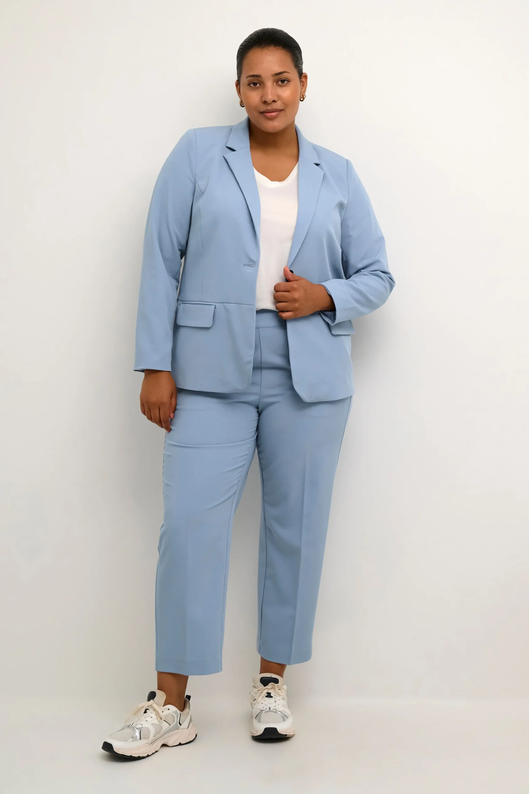 KCsakira Blazer