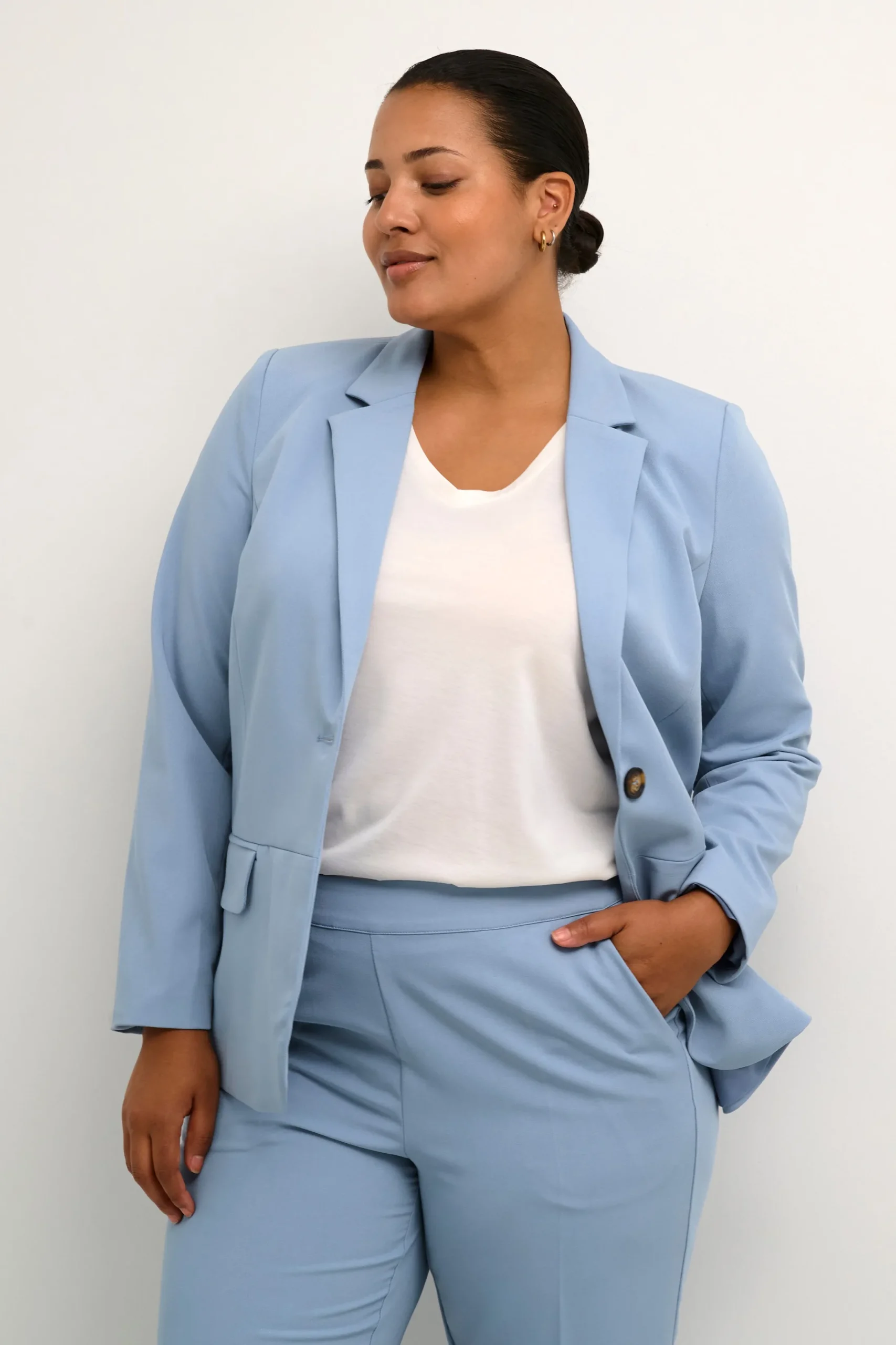 KCsakira Blazer
