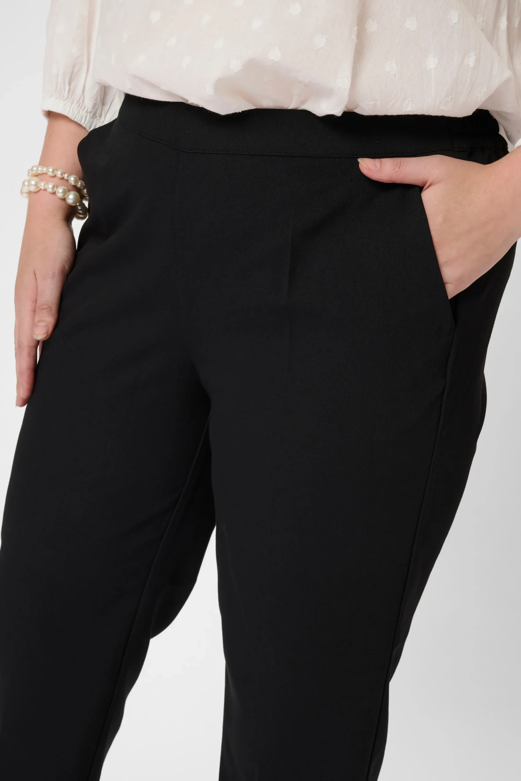 KCsakira Trousers