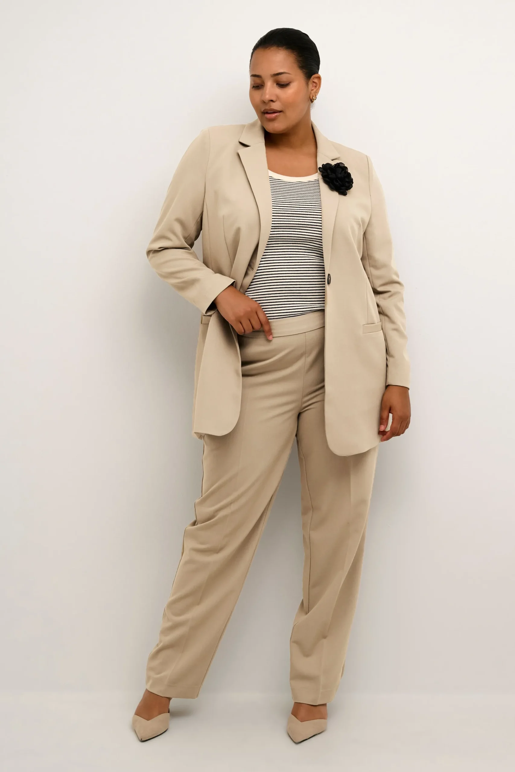 KCsakira Trousers