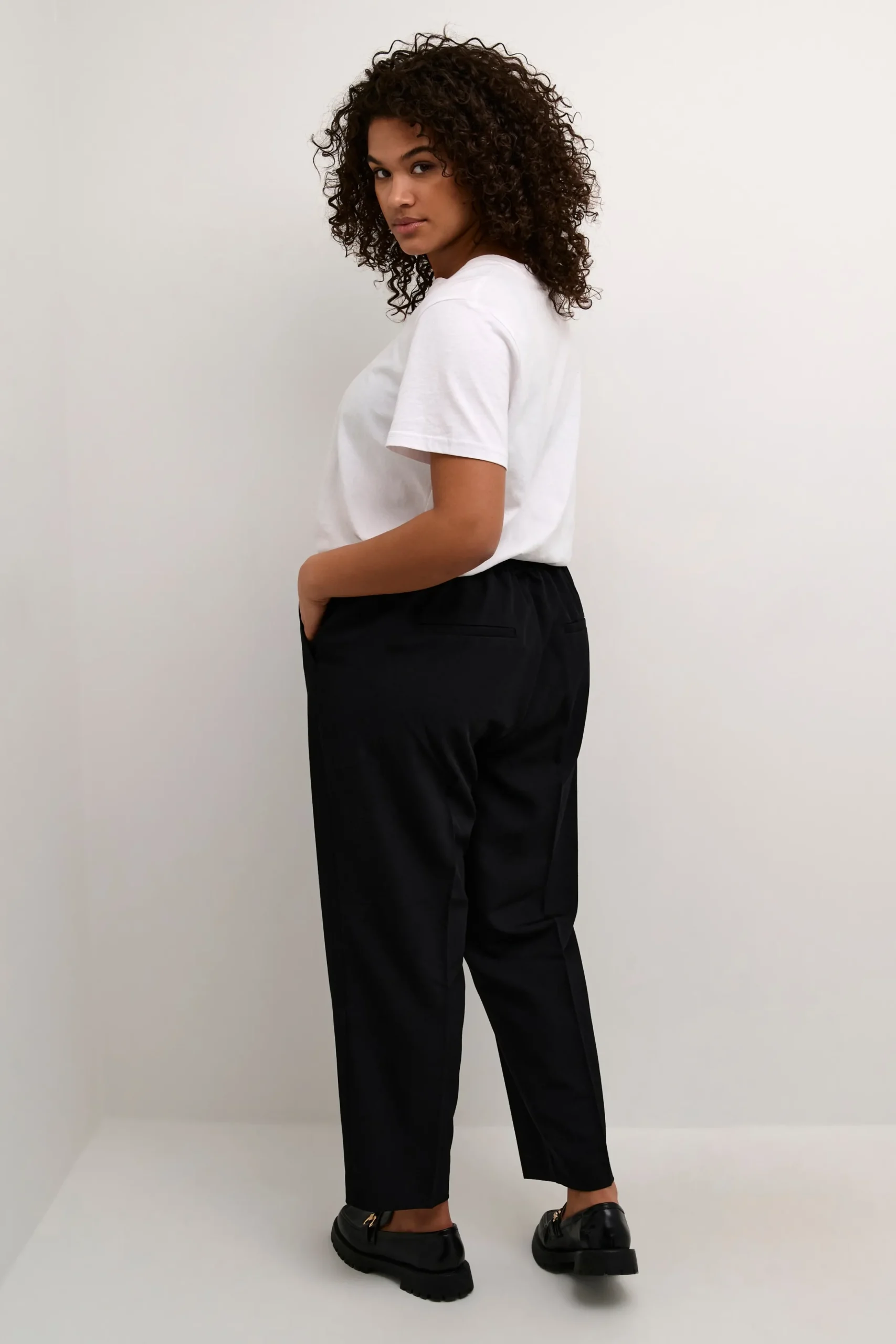 KCsakira Trousers