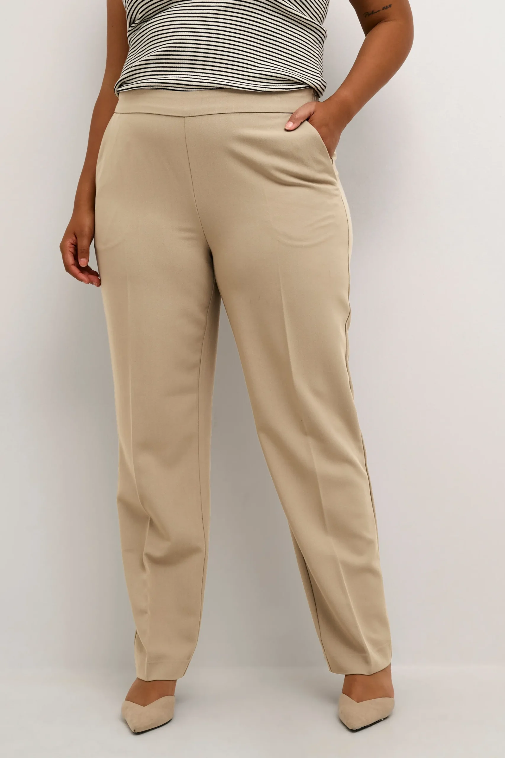 KCsakira Trousers
