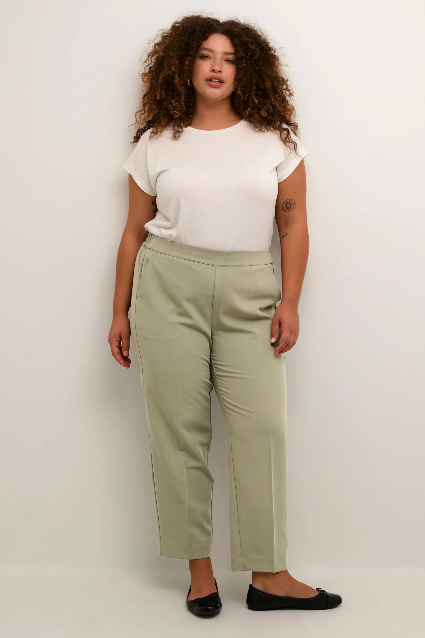 KCsakira Trousers