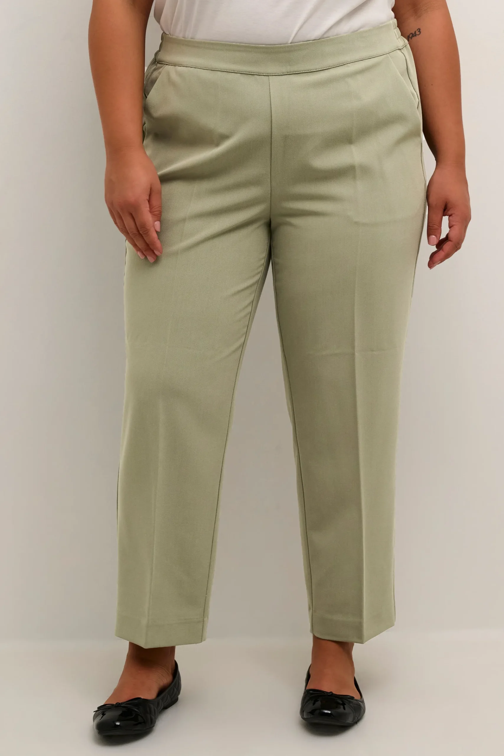 KCsakira Trousers