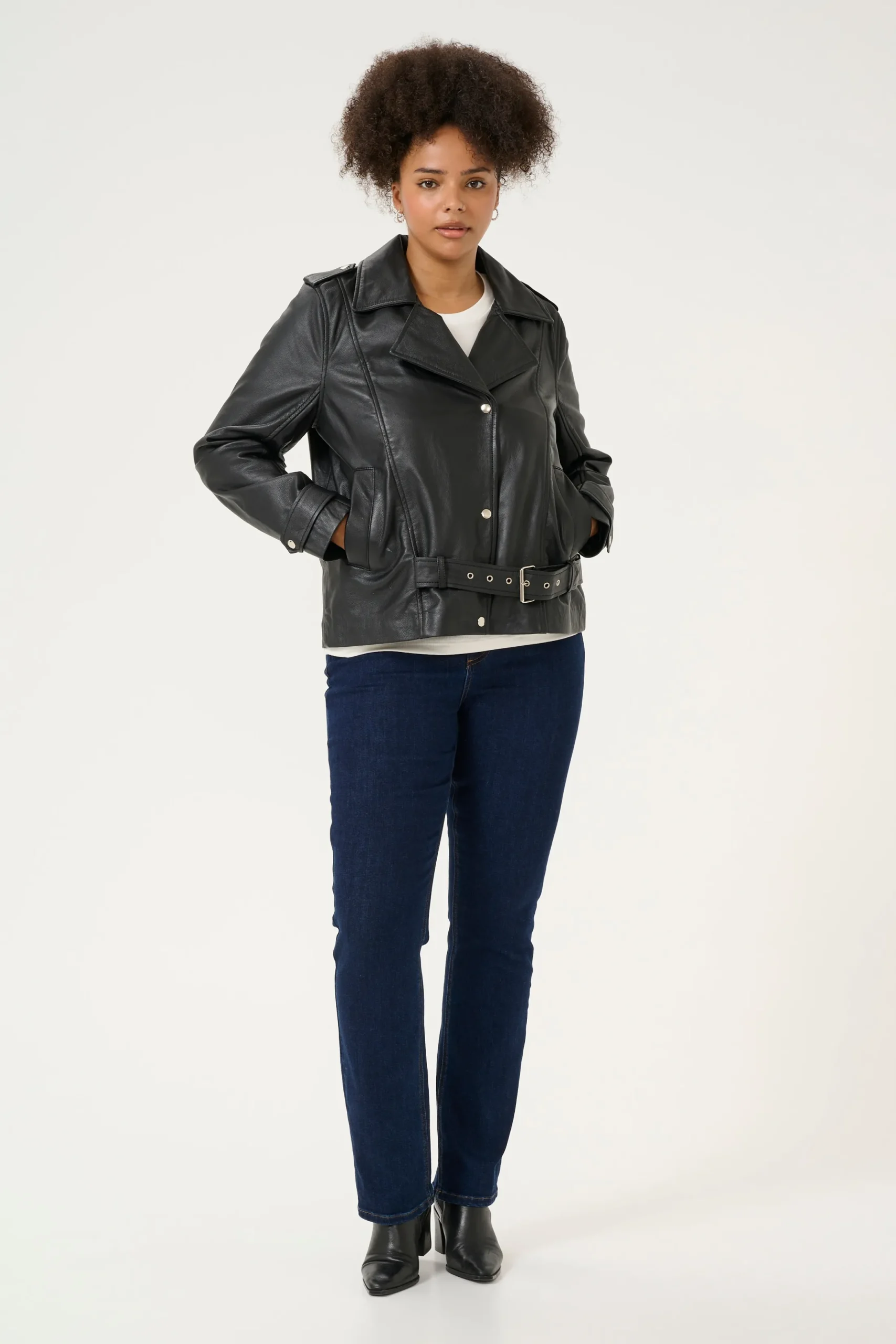 KCsuena Outerwear