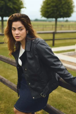 KCsuena Outerwear