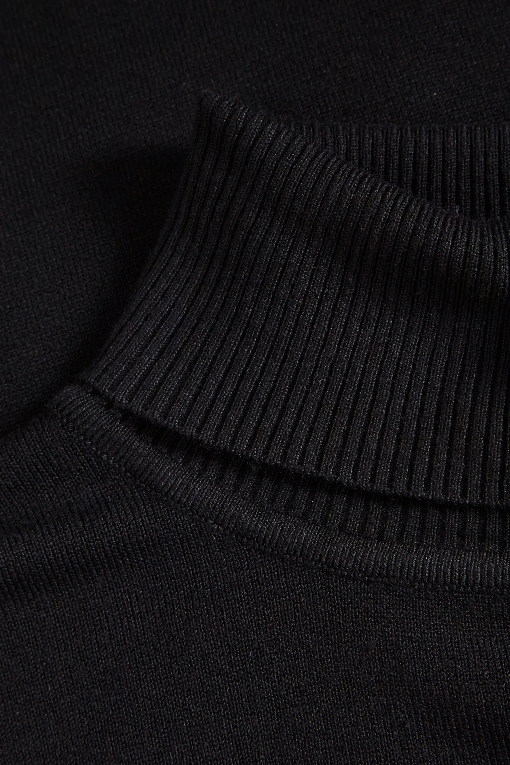 Knit pullover