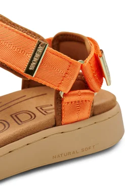 Line Sandal