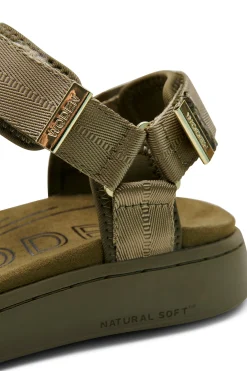 Line Sandal