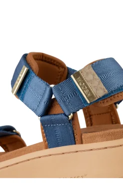 Line Sandal