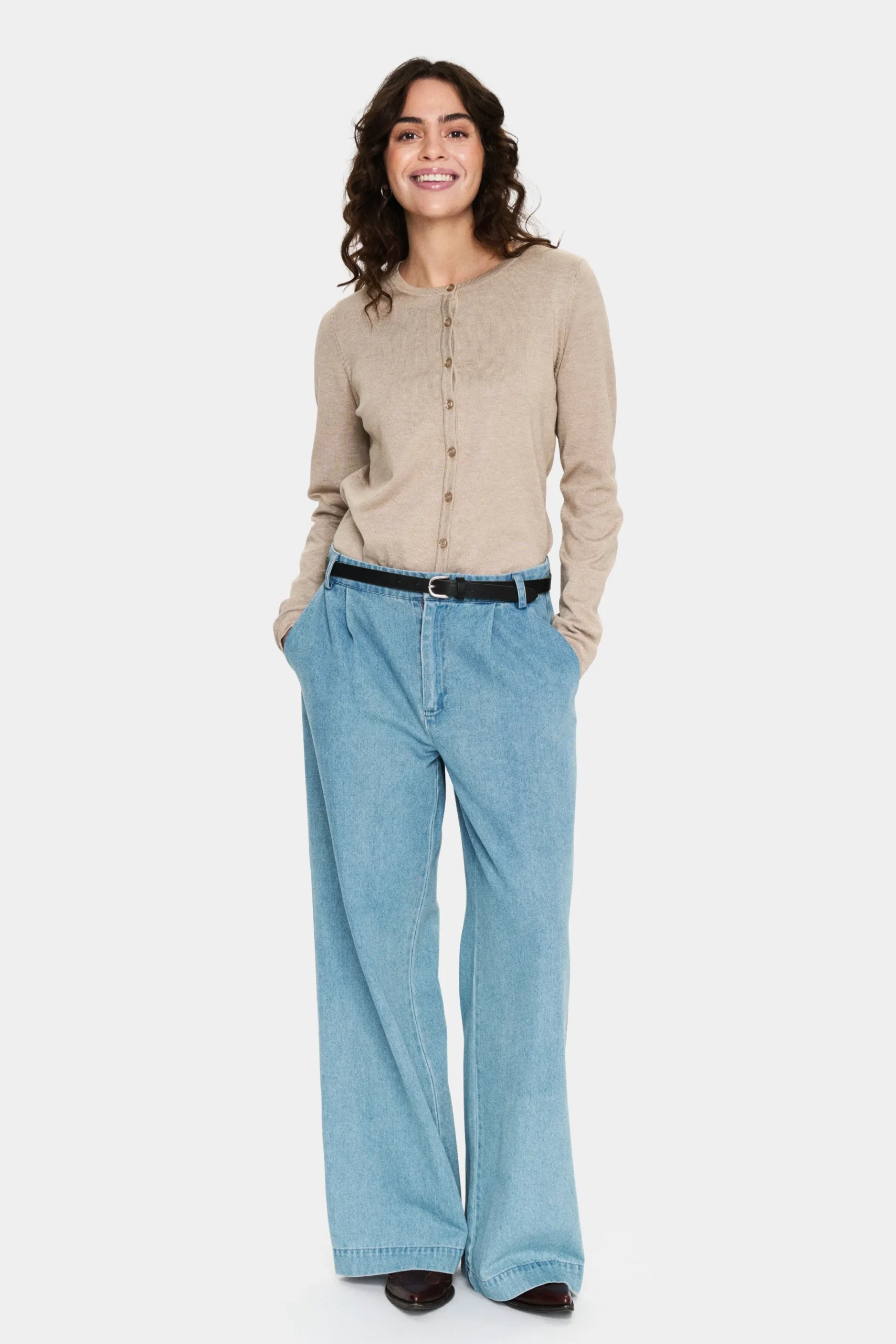 MilaSZ R-Neck Cardigan