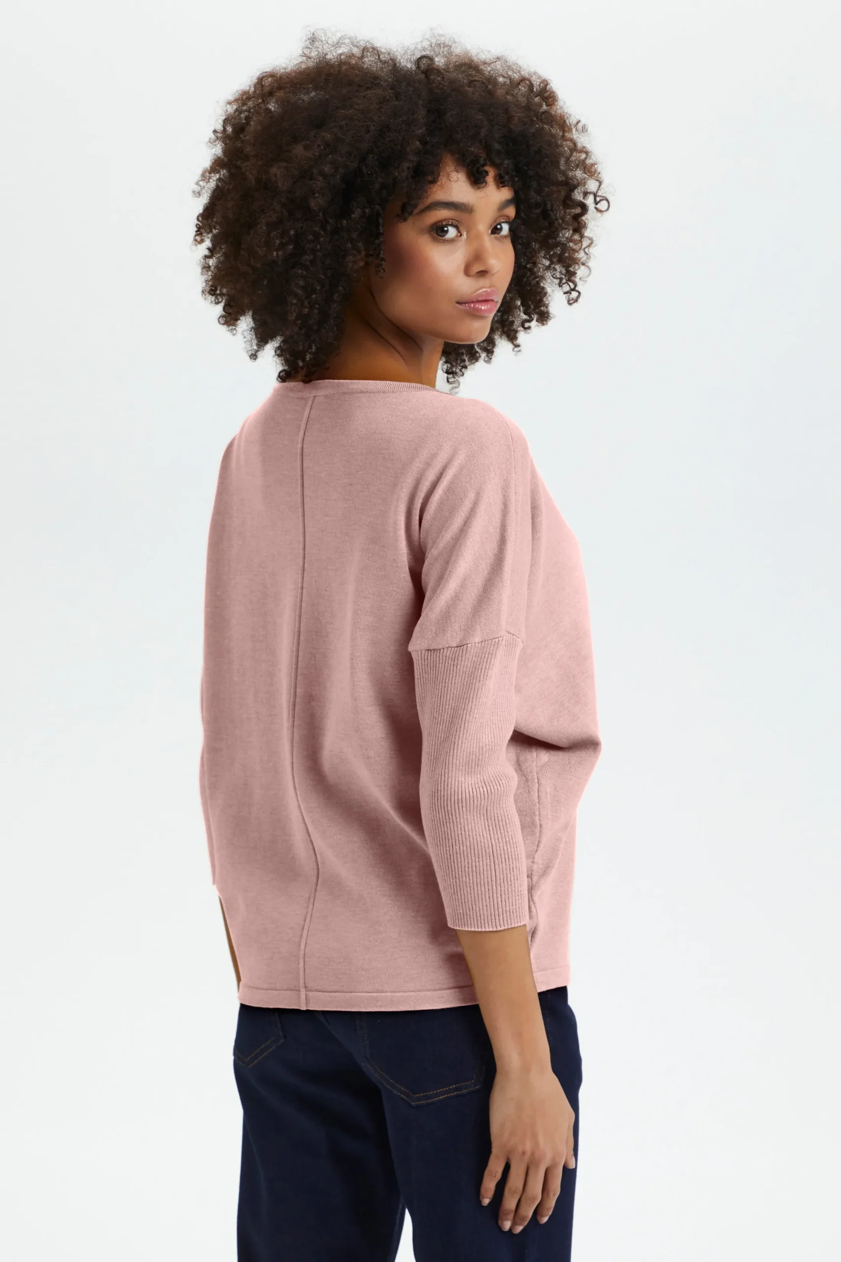 MilaSZ R-Neck Pullover