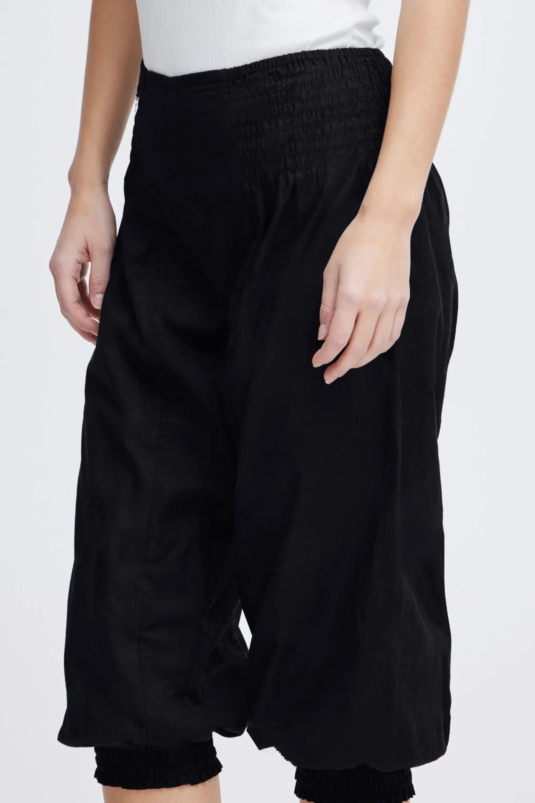 PZJILL Trousers